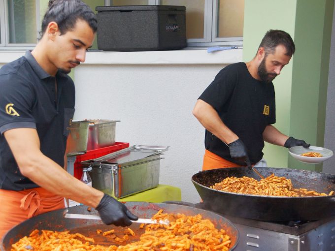 ... und einem Pastaplausch. Foto: Stiftung 3FO (FK) ... und einem Pastaplausch. Foto: Stiftung 3FO (FK)