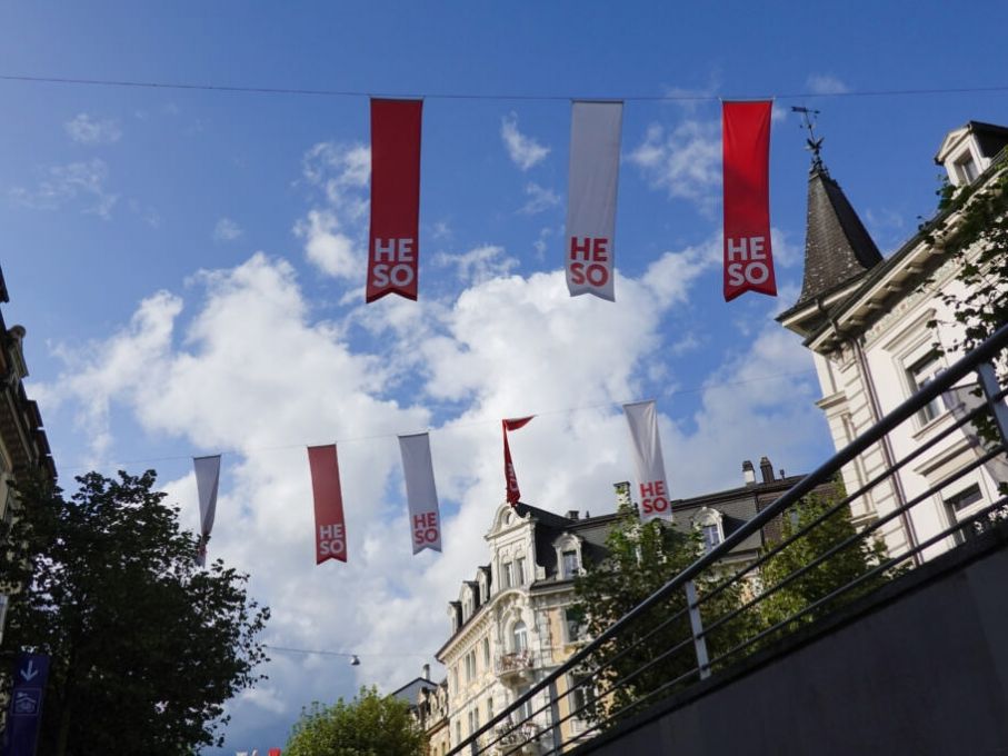 Wenn die HESO-Fahnen in der Stadt Solothurn hängen, heisst es alle Jahre wieder: "Es isch so wit, es isch HESO-Zyt". Foto: HESO